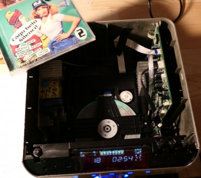 LG XA-105 open.jpg