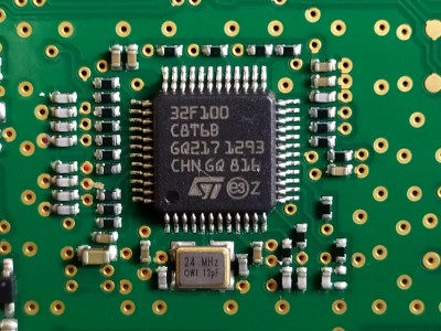 32F100.jpg