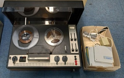 B700