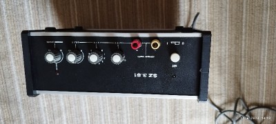 Zdroj snáď poslúži je do 30V a obmedzením Max. 1A fotka hore hlavou za to sa ospravedlňujem.