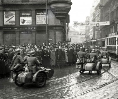 sraz motorkářů Praha 5.jpg