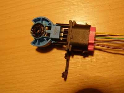 00 konektor V68.JPG