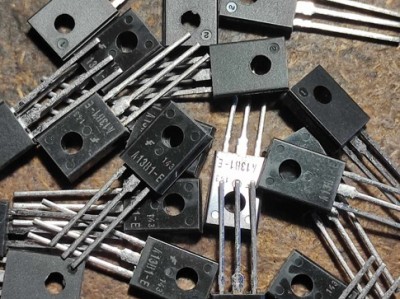 KSA1381 pravé a taky nemagnetujou.jpg