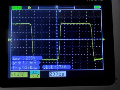 Na 240V 627kHz to ještě jede a na 260V už to zkratuje.jpg