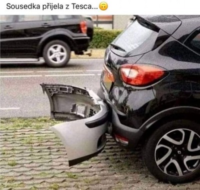 sousedka přijela z tesca.jpg