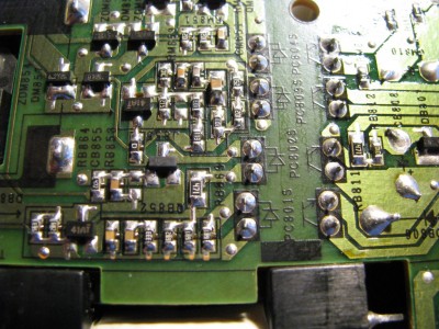 QB852 (nikoli 2N2222, nýbrž BC848) vlevo od PC802S