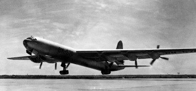 Convair_XB-36_takeoff_during_first_flight_on_March_29_1950_061128-F-1234S-029.jpg