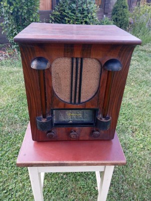 Pěkné starožitné rádio Titan vzácné a nesehnatelné
<br />Aukce
<br />4 přihazují
<br />33 200 Kč