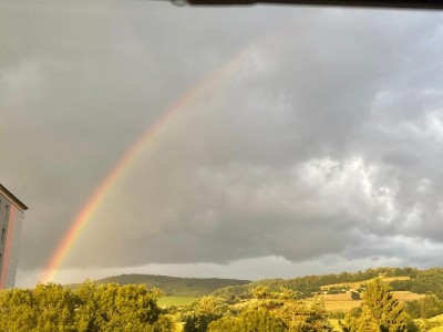 A "visí" tam ještě teď - tj. už víc jak půl hodiny :o