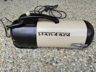 stary-vysavac-standard-funkcni-174326381.jpeg