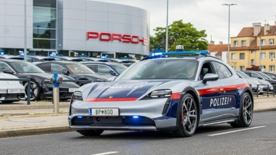 Porsche_Taycan.jpg