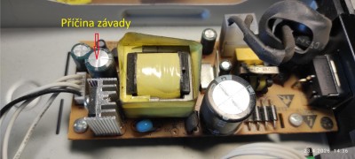 Nafouklý elektrolytický kondenzátor 1500µF/16V