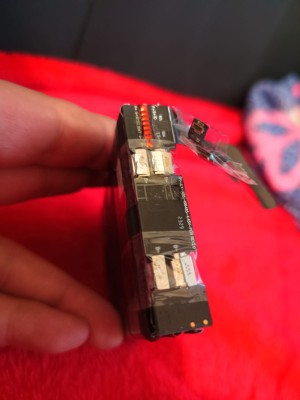 Tři nové články s původním BMS, kde je to jen chycené izolepou