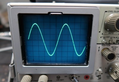 Oba kanály v zákrytu, ale není to vůbec vidět. sinus 1MHz.
