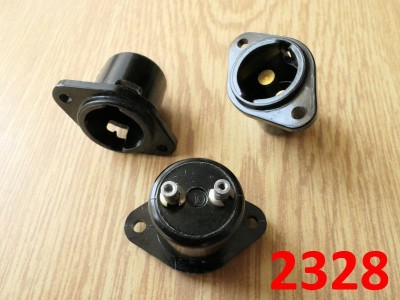 4 x bajonetová objímka na panel do otvoru 19,5mm,pre 15mm žiarovky,nové,cena – 0,75€/ks