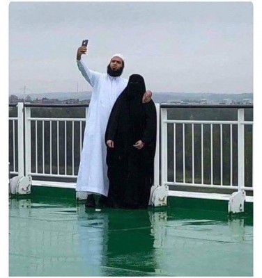 selfie.jpg