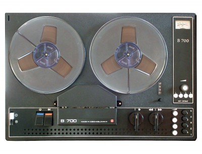 tesla_b700_tape_recorder.jpg