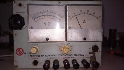 JT211 čelní pohled