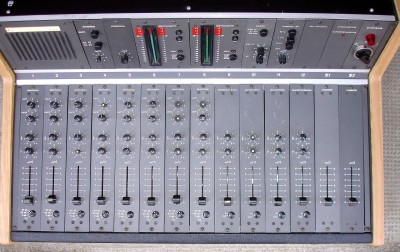 AUA4122-panel.jpg