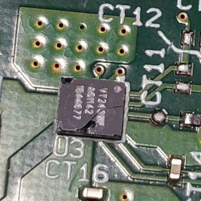 vt243wf_cracked.jpg