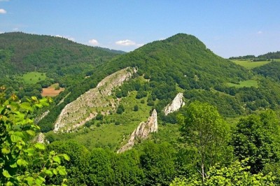 Červený Kameň - dal název i obci :-)