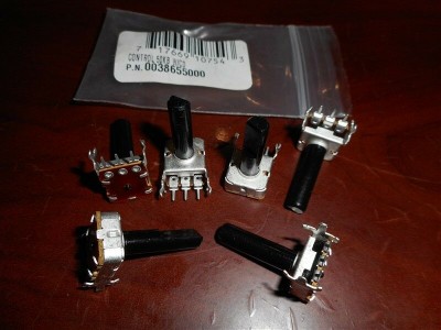 NEW-Fender-50K-D-Shaft-Snap-In-Amplifier-Control.jpg