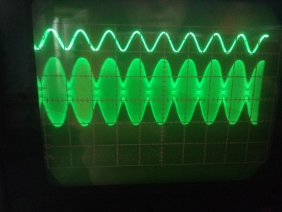 C T3, vstup 1 kHz, 1V/dílek, hlubší modulace