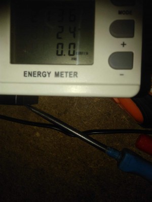 Spotřeba 24W, původně 36W. Vzhledem k účinnosti na ledkách bude při 46V a 240 mA zhruba kolem 9,5 W. Svítí ažaž.
