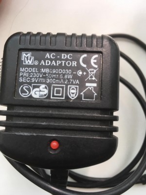 adaptér 9V - a.jpg