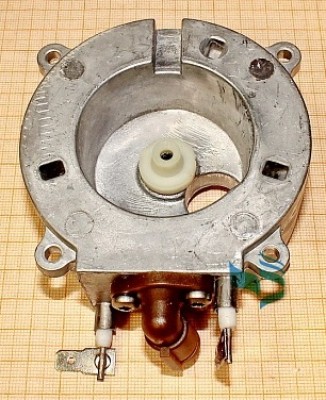 10081230 c.jpg