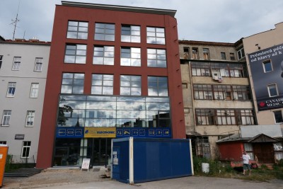 gme 001.jpg