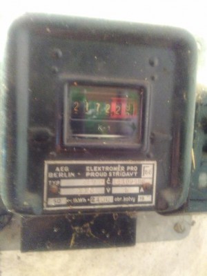 elektroměr garáž 2.jpg