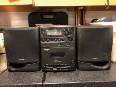 Philips-FW12-Mini-Hifi-Clock-Radio-Plus-Speakers-used.jpg