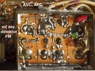 U toho kusu BF981, co jsem použil, se pro 5 mA při Ug2max=4,2 V osvědčila zelená LEDka; v roce 1985 při střídání místního a dálkového příjmu se kvůli udržení limitace na přijatelné šířce pásma mf zesilovače ukázalo AGC jako užitečné řešení.
