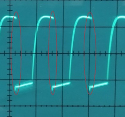 tady vznikají, jsou to násobky tvých 1,4 kHz