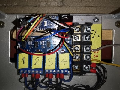 Mal som problemy z arduinom a cievkami pri spoločnom napajaní, tak som na arduino použil stabilizátor napätia