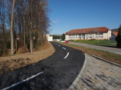 Foto z r. 2013 při otevírání cyklostezky "1. etapa" (z městských stránek)