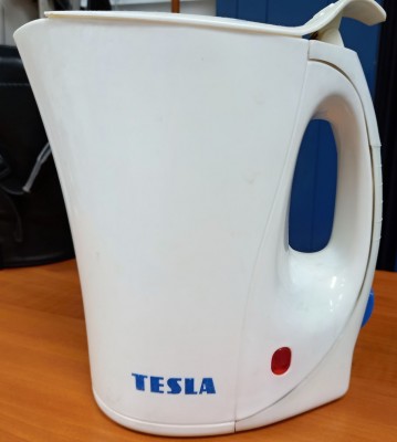 Tesla konvice