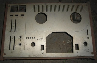 b_100_a.jpg