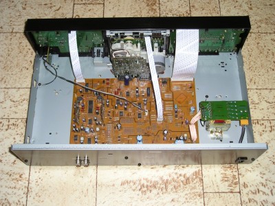 Zadní plech s nově řešeným napájením, hlavní deska, panel zevnitř